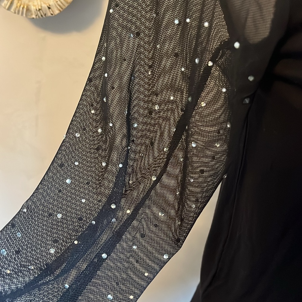 Cable & Gauge Black Blouse with Sheer top 3/4 Sleeves & Rhinestones Size small - Picture 7 of 10